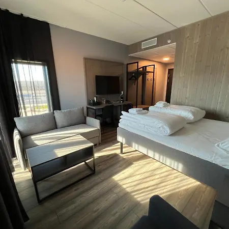 Arctic Sea Hotel