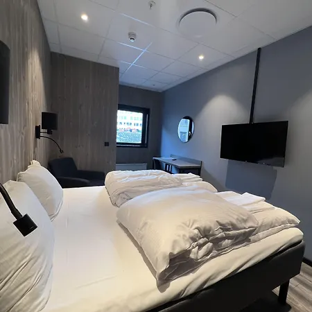 Arctic Sea Hotel *