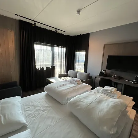 Hotel Arctic Sea *